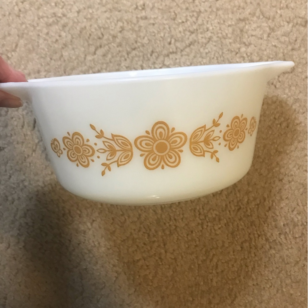 Vintage butterfly gold pyrex casserole dish